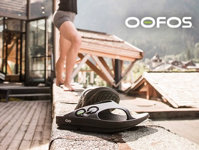 OOFOS shoes actively support your recovery after sports as well as in everyday life and protect your joints.